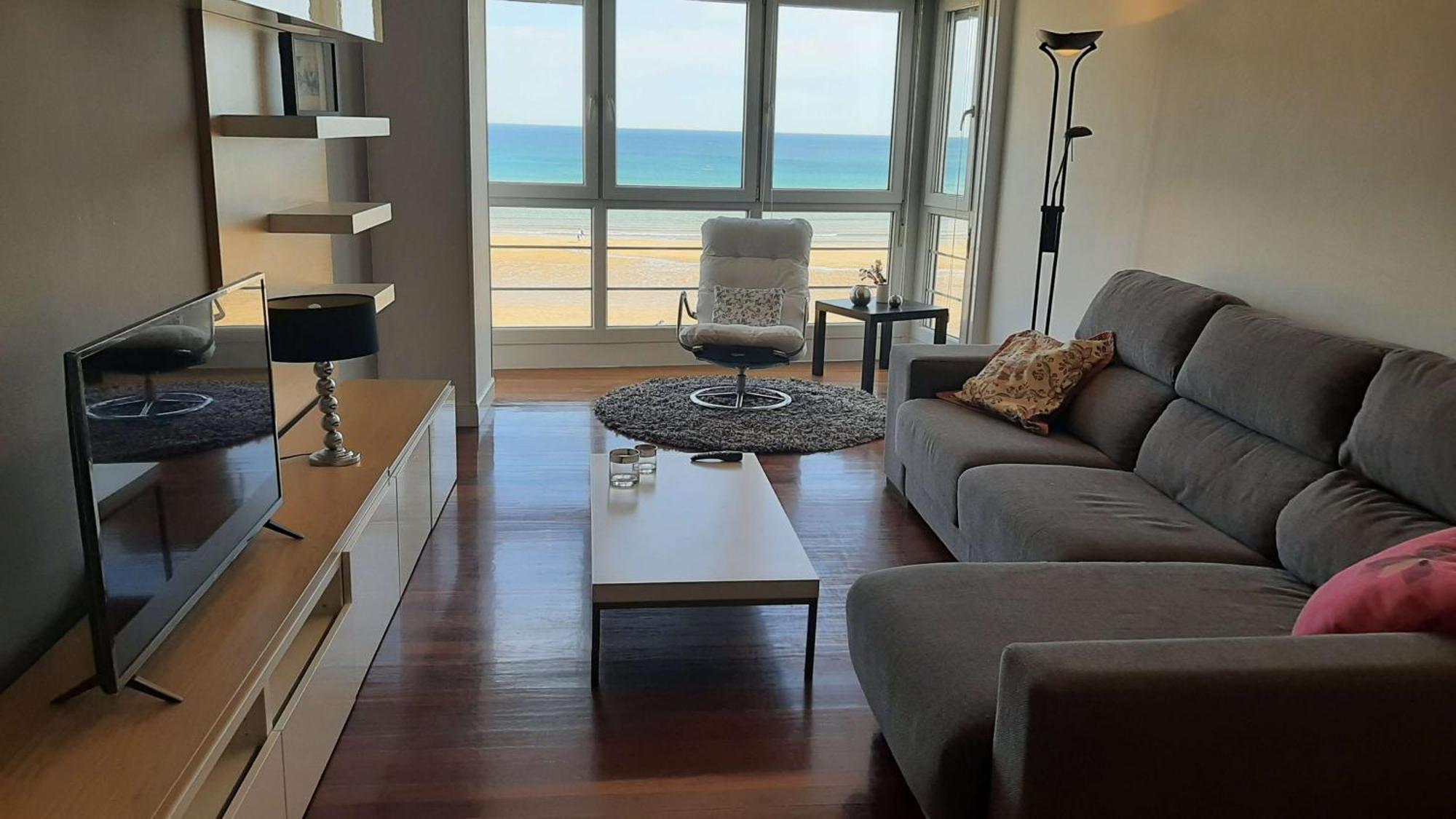 Egona - Baneru 3 Vivienda En 1 Linea De Playa Centro Ciudad Apartment Zarautz Exterior foto